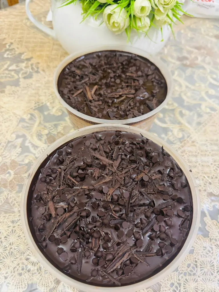 Premium Chocolate Tub Cake